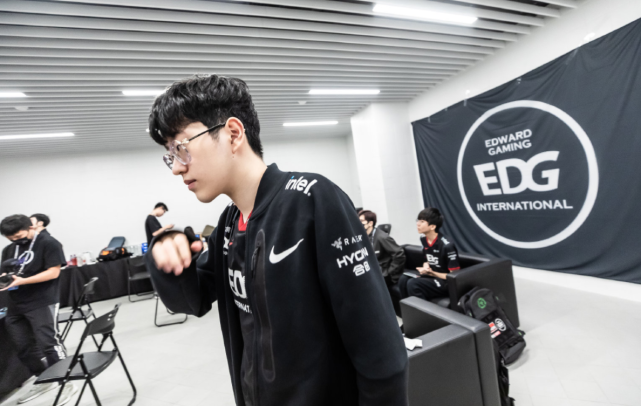 士气受挫 士气受挫