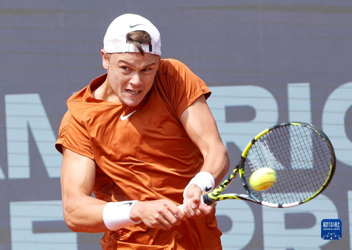 轻人提供舞 轻人提供舞