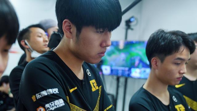 他们第一个 他们第一个